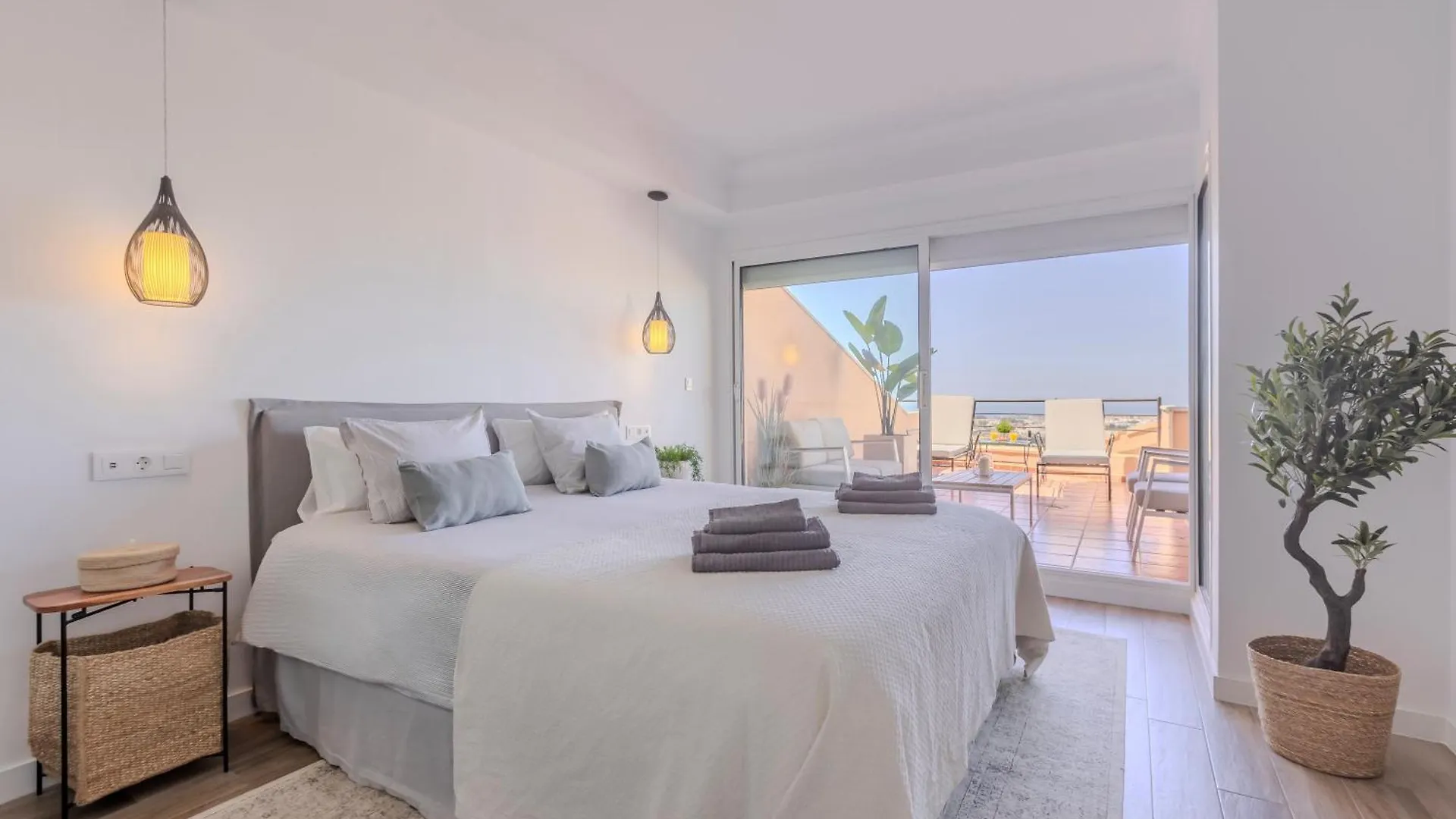 Apartment 2 Bedroom Amazing Views Golf And Pool Marbella