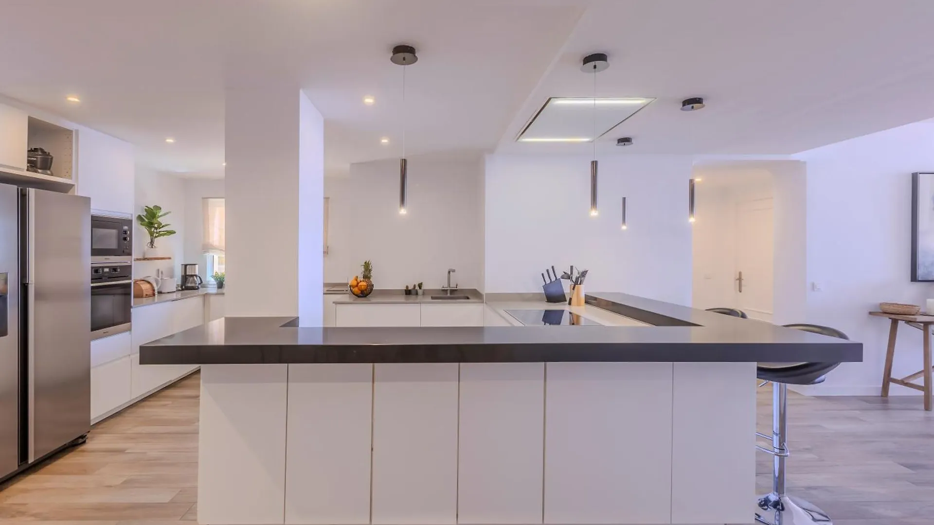 2 Bedroom Amazing Views Golf And Pool Marbella Apartment