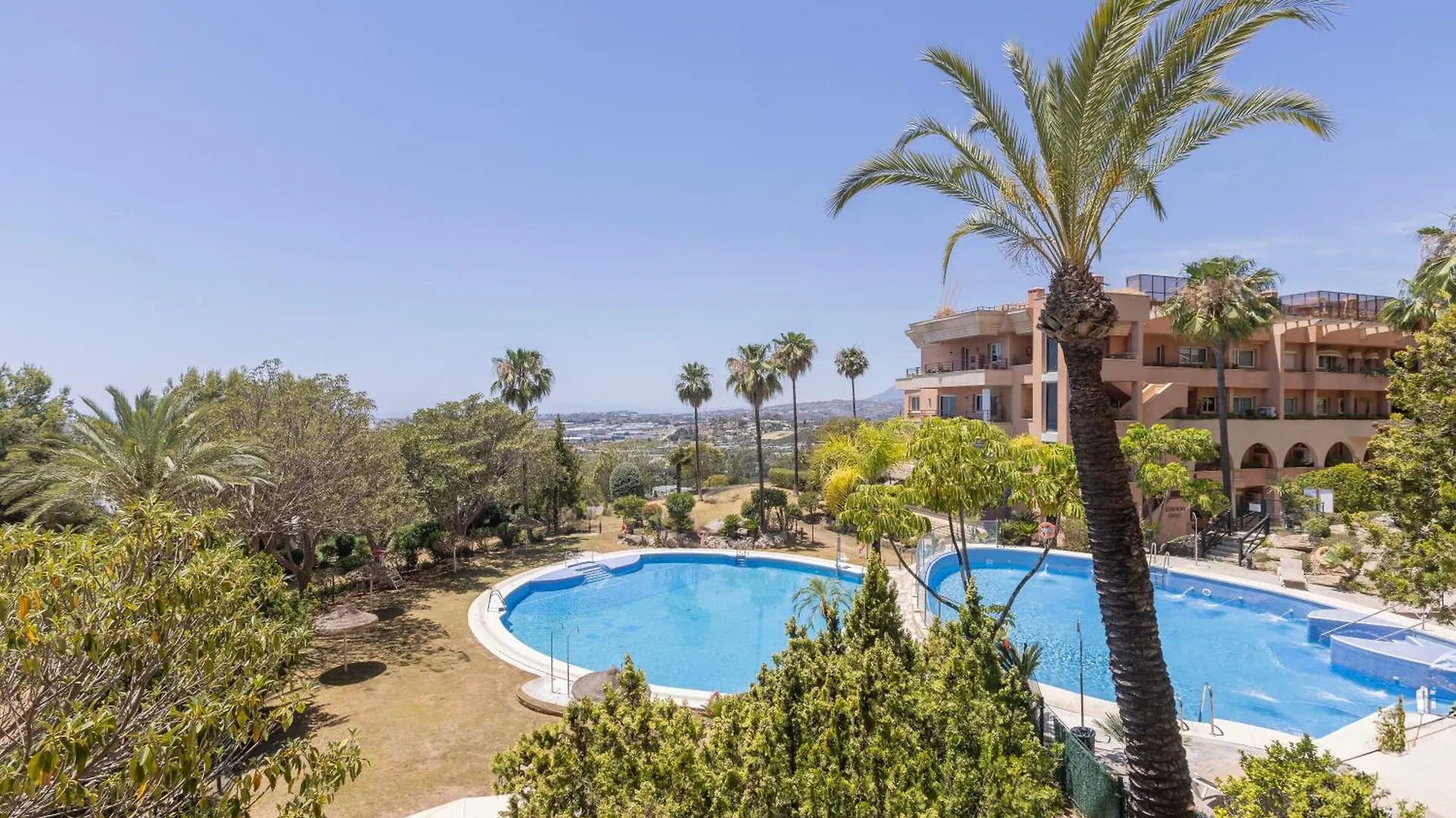 2 Bedroom Amazing Views Golf And Pool Marbella Apartment